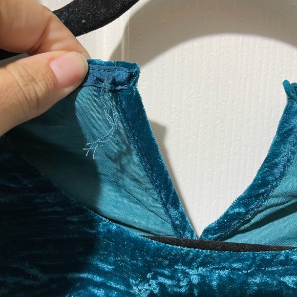 Melloday velvet ruffle sleeved mini dress - Picture 7 of 7